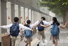 华人小学书包过重影响发育？马来西亚教育部介入调查