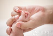 英媒：新生婴儿心脏停跳6分钟 紧急抢救后起死回生