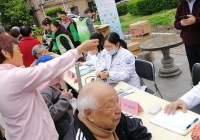 上海虹桥医院皮肤科爱心义诊进社区 活动办到居民心坎儿里