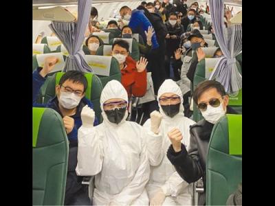中国政府包机接回滞留日本的湖北同胞
