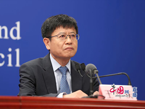 疾控专家：新冠疫苗接种非常有必要接种后要继续戴口罩