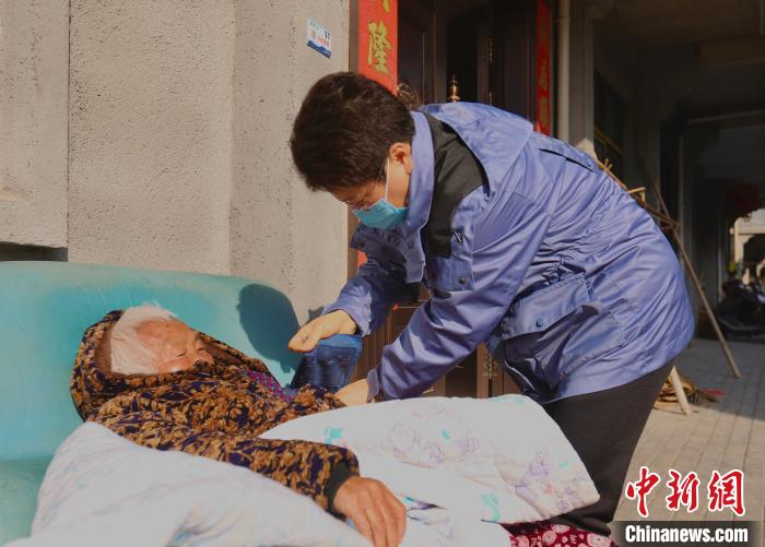 浙江莲都家庭医生春节上门服务 民众有“医”靠