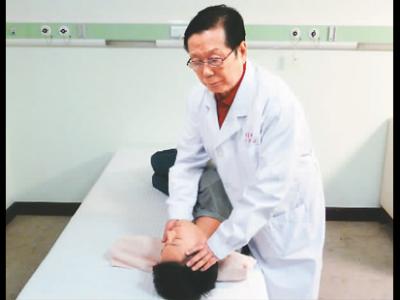 让“站错了队”的脊椎关节归位（大健康观察）