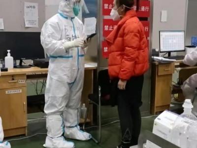方舱医院里的“大班长”