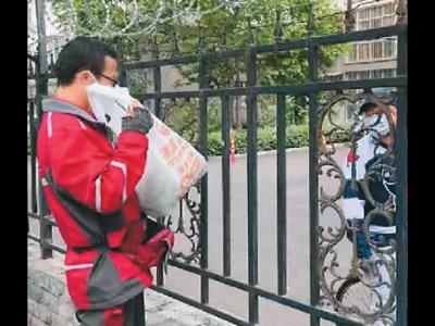 听！快递小哥讲述抗疫故事