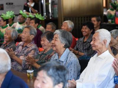 新时代新作为新篇章·奔向美好生活丨让每个老年人都能拥有幸福晚年