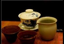 老人喝茶可降脂强骨 但四个时段不宜喝