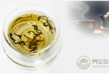 痘痘老是冒脸上咋办？喝蒲公英茶用温水洗脸预防