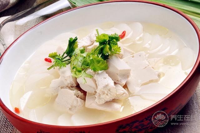 爱吃火锅的小伙伴们须知：羊肉不能和什么一起吃？