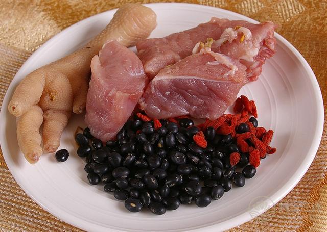 爱吃火锅的小伙伴们须知：羊肉不能和什么一起吃？