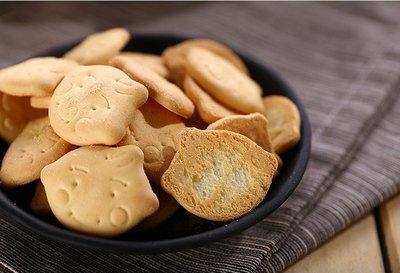 磨牙饼干适合在几个月的时候给宝宝吃
