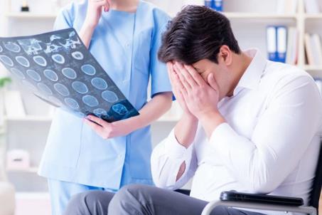 正确的头部按摩手法预防脱发的按摩步骤讲解