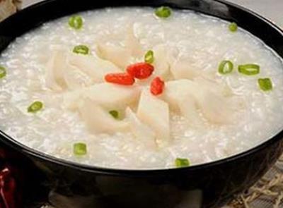 夏季避免中暑养生的重点注意饮食和心情