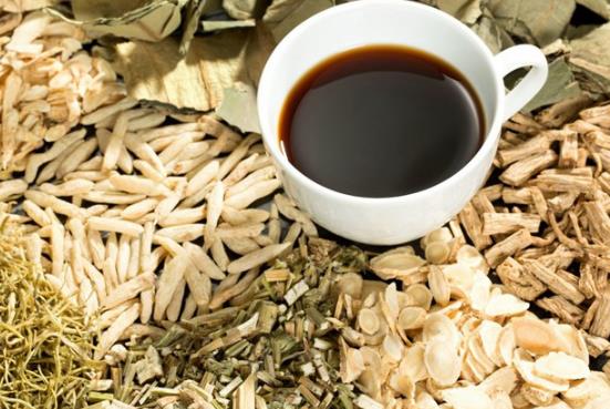 产后应该如何选择饮食利于分泌乳汁身体恢复