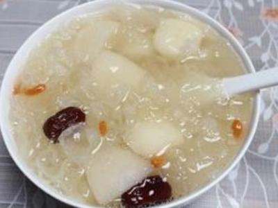 雪梨银耳汤的作用与功效 雪梨银耳汤不可以与什么一起混吃