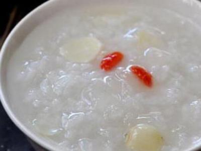 白木耳粥怎么做 生活中银耳粥的熬料方法