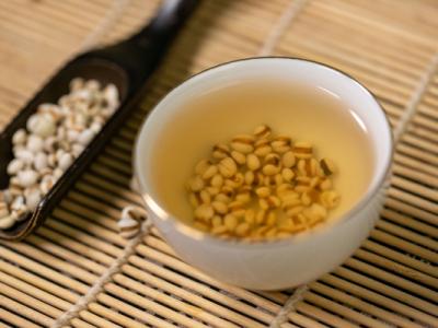女人湿气重怎么调理吃什么效果好 焦虑症会引起湿气重吗