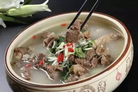 肾虚的表现分为两种，不同类型的肾虚吃什么食物能补？
