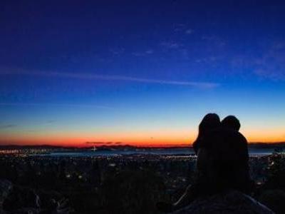 接吻的时候会有口臭吗？接吻的时候心跳加速说明什么？