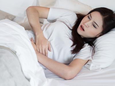 性生活为何会导致尿路感染，女性要注意这5个原因