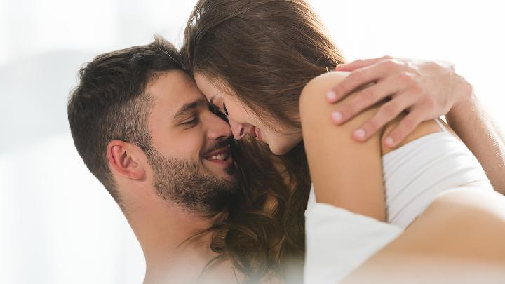 女性乳房的大小与性欲有关吗? 很多女性朋友都有这样的问题-易网健康<a href=http://www.bryss.cn/jkys/ target=_blank class=infotextkey>养生</a>网 女性乳房的大小与性欲有关吗? 很多女性朋友都有这样的问题