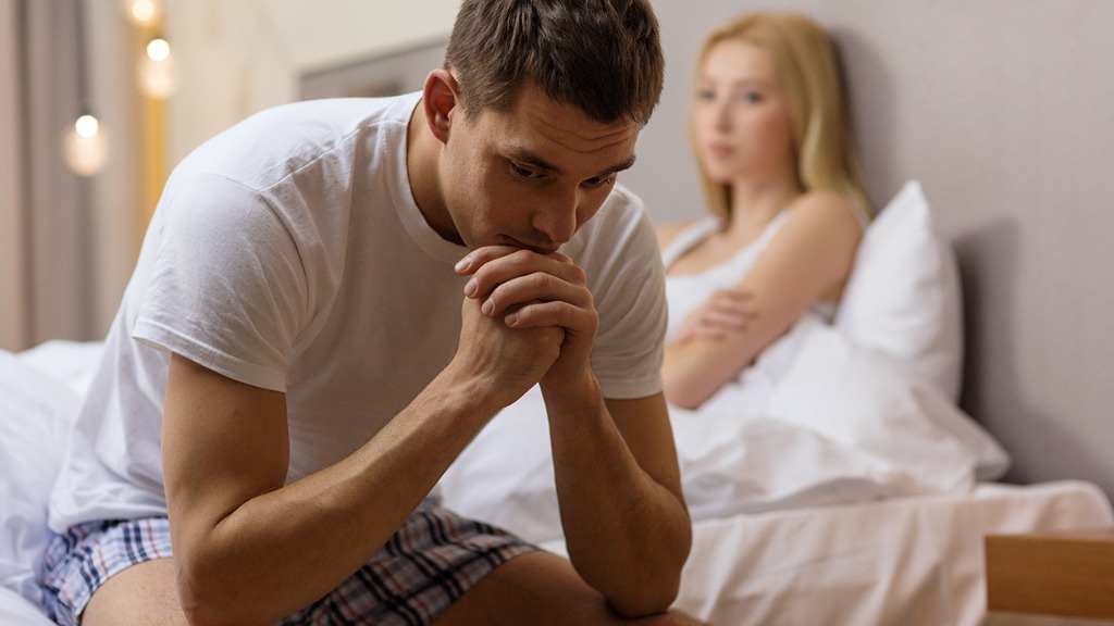 爱抚女人的乳房  男人爱抚女人的乳房就像拨号