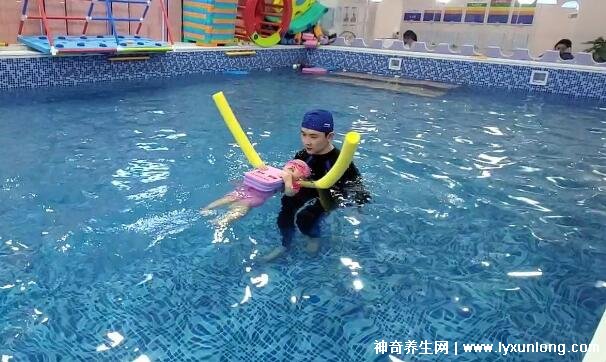 儿童一周可以游几次泳能长高，6岁以上2-3次(附6大注意事项)