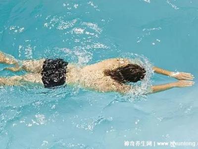 游泳对身体有什么好处和坏处，增强抵抗力/减肥(诱发眼耳部疾病)