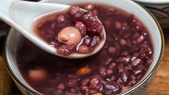 每天吃土豆能减肥的吗?土豆有哪些功效?-易网<a href=http://www.bryss.cn/ target=_blank class=infotextkey>健康养生</a>网 每天吃土豆能减肥的吗?土豆有哪些功效?
