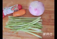 什锦辣炒方便面的做法-香辣味炒菜谱