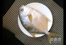 手撕金鲳鱼的做法-咸鲜味炸菜谱