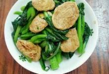 菜心炒鱼饼的做法-咸鲜味炒菜谱