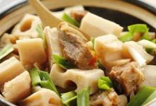 牛肉焖藕的做法-家常味焖菜谱
