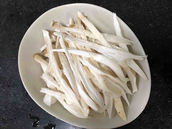 椒盐酥炸杏鲍菇的做法-五香味炸菜谱