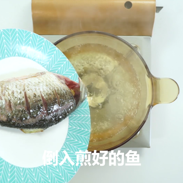 鲫鱼豆腐汤的做法-咸鲜味炖菜谱