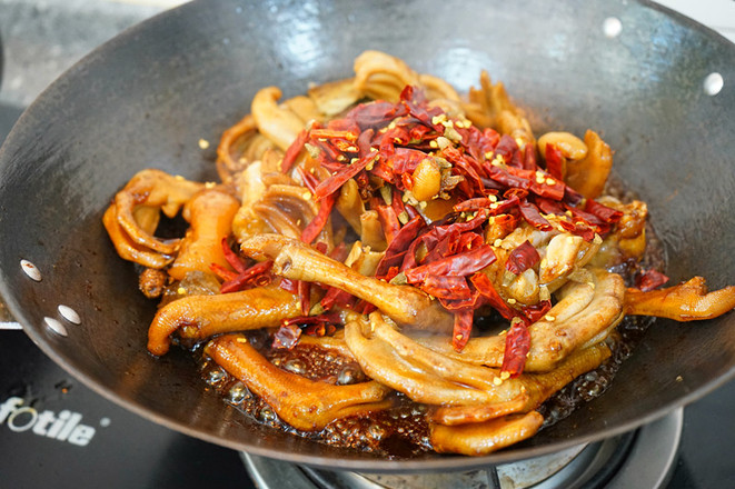 香辣卤鸭掌的做法-家常味煮菜谱