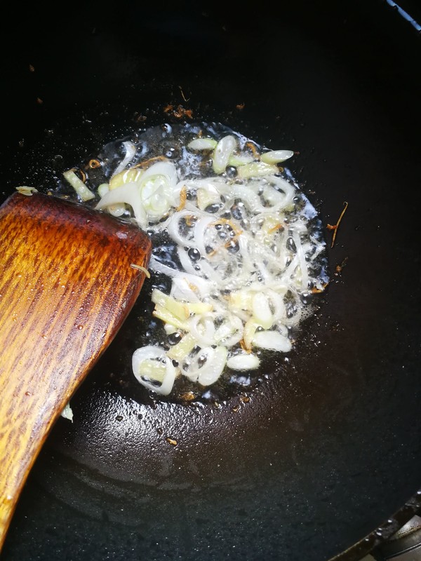 西芹虾仁的做法-家常味炒菜谱