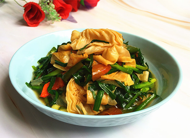 韭菜炒油豆皮的做法-家常味炒菜谱