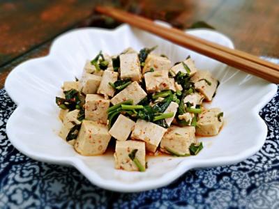 香椿拌豆腐的做法-咸鲜味拌菜谱