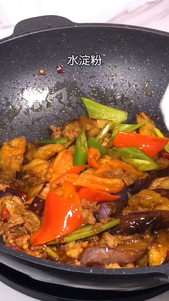 红烧茄子的做法-咸鲜味炒菜谱