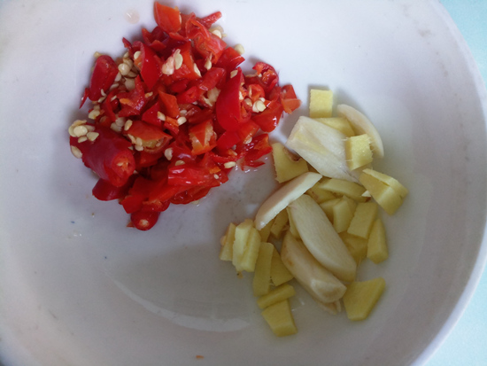 干锅辣子鸡的做法-香辣味炒菜谱