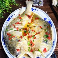 清蒸黄鱼的做法-咸鲜味蒸菜谱