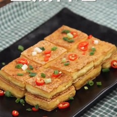 盐煎豆腐的做法-家常味炒菜谱