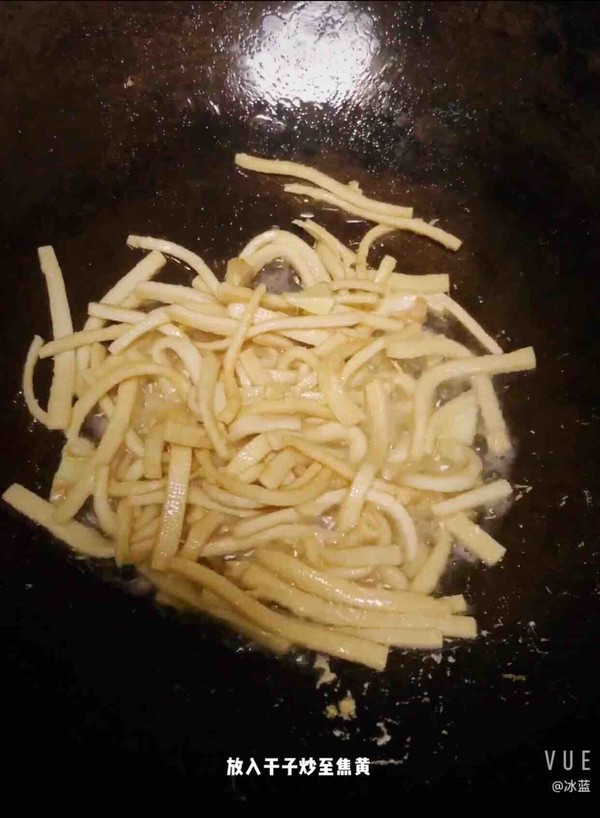 芹菜干子炒肉丝的做法-家常味炒菜谱