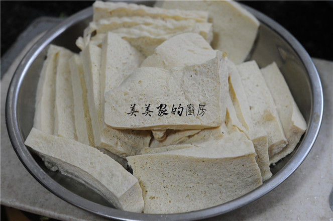 白菜苔炒冻豆腐的做法-家常味炒菜谱-易网健康养生网 白菜苔炒冻豆腐的做法-家常味炒菜谱