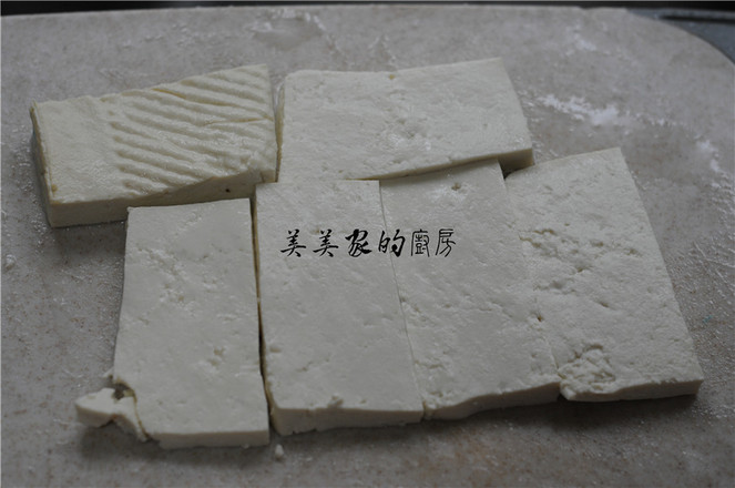白菜苔炒冻豆腐的做法-家常味炒菜谱-易网<a href=http://www.bryss.cn/ target=_blank class=infotextkey>健康养生</a>网 白菜苔炒冻豆腐的做法-家常味炒菜谱