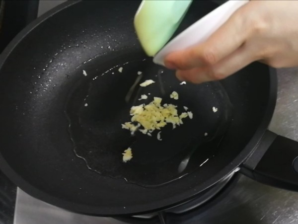 酱炒西葫芦的做法-香辣味炒菜谱