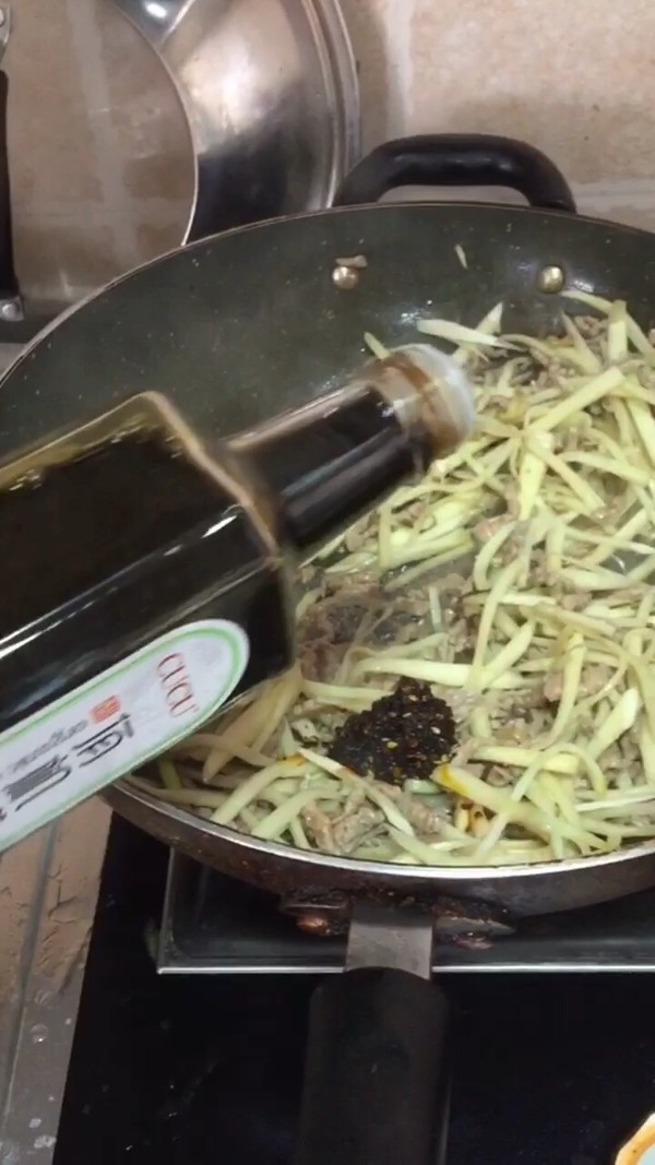酸辣茭白薯粉的做法-酸辣味煮菜谱