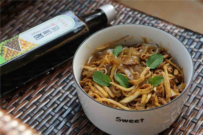 酸辣茭白薯粉的做法-酸辣味煮菜谱-易网健康养生网 酸辣茭白薯粉的做法-酸辣味煮菜谱