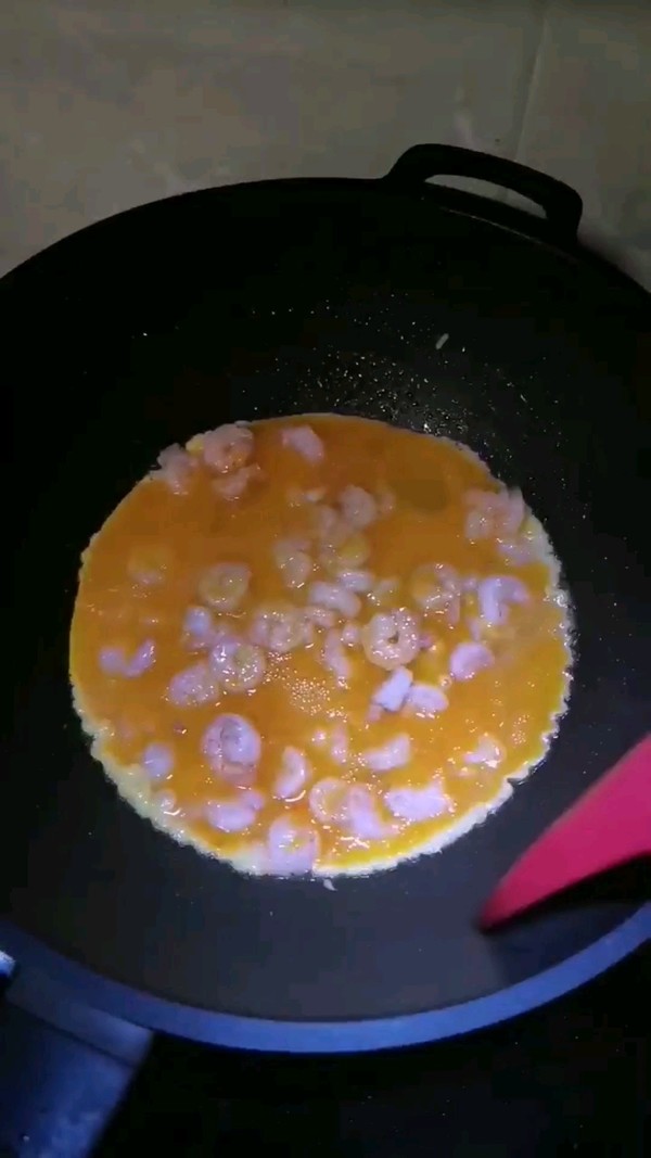 虾仁爆蛋的做法-家常味炒菜谱
